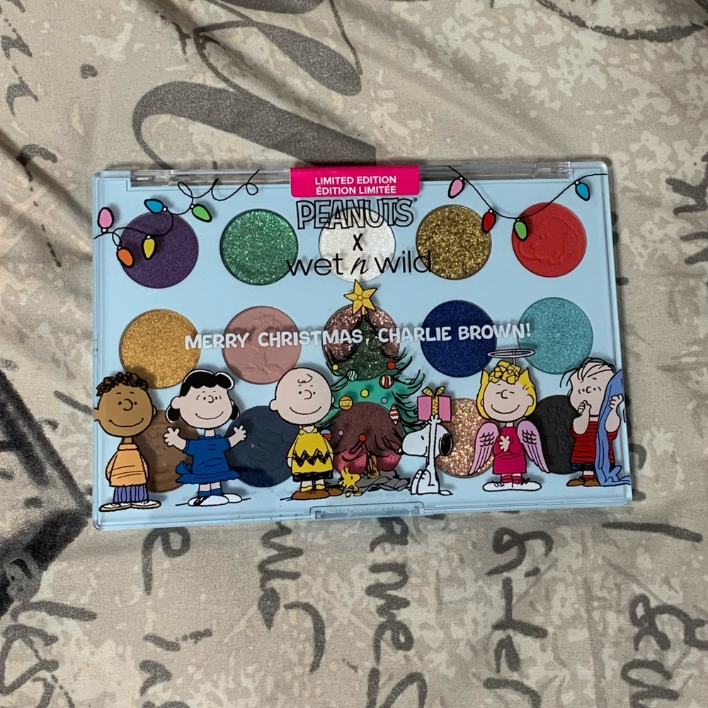 Peanut x wet n wild eye shadow palette